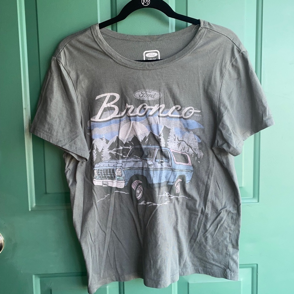 Ford official unisex size large bronco grey tshirt